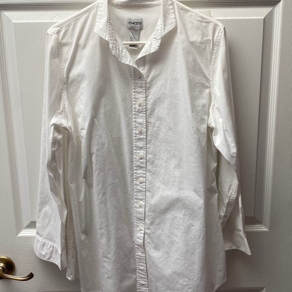 D Chico’s solid white stretch long sleeve regular size button up shirt size 3